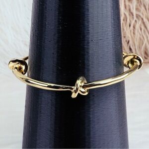 Vintage goldtone knotted minimalist bangle bracelet